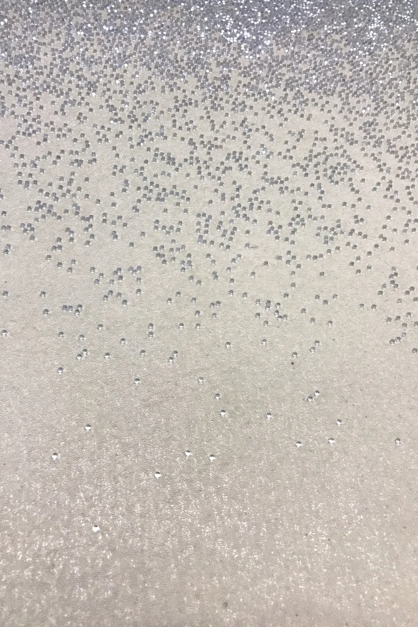 Glasperlen-Tapeten der Berlin-Pearls-Kollektion in zwei abgestimmten Farben